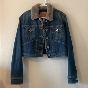 Levi’s Trucker jacket with faux fur trim
